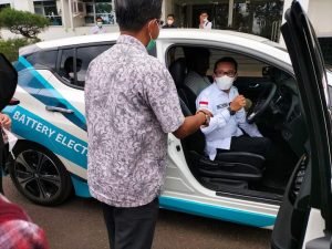 Bupati Eka: Mobil Listrik Sangat Bagus Untuk Dikembangkan