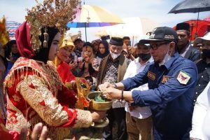 Tutup Alek Pacu Jawi, Ini Yang Disampaikan Bupati Eka Putra.