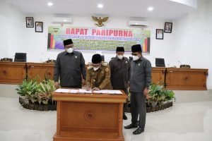 Dua Ranperda Di Sepakati  DPRD Tanah Datar Menjadi Perda.