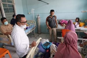 Kunjungi RSUD M. Ali Hanafiah, Bupati Motivasi Pasien