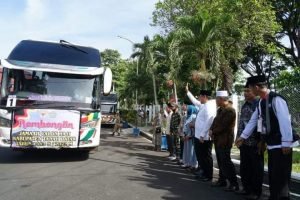 Lepas Calon Jemaah Haji, Ini Pesan Wabup Richi Aprian.