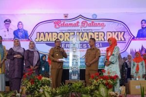 TP PKK Kecamatan Salimpaung Raih Juara Umum