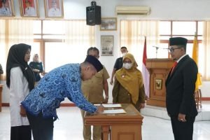 Bupati Eka Putra, Lantik Dan Mengambil Sumpah PNS Fungsional dan PPPK.