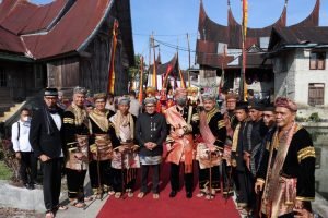 Kapolda Sumbar Irjen Pol Teddy Minahasa terima Gelar Kehormatan Adat “Tuangku Bandaro Alam Sati”