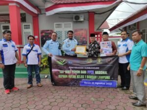 Ketum PPWI Silaturahmi dan Serahkan 125 Bibit Pohon ke Rutan Kelas 1 Way Hui Bandar Lampung