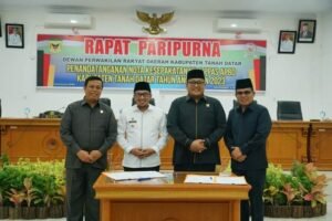 Bupati Dan DPRD Tanah Datar Tandatangani Nota KUA dan PPAS