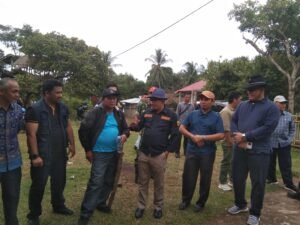 Bupati Eka Putra Beserta Tim Verifikasi Tinjau Tapal Batas.
