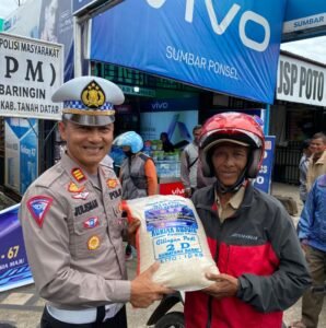 Peringati HUT Lalulintas Ke 67, Kaslan Julisman Bagikan Sembako.