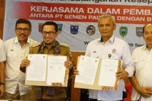Percepat Pembangunan Daerah, Bupati Eka Putra Bersama Bupati se-Sumbar Tanda Tangani Kesepakatan Bersama Dengan PT. Semen Padang