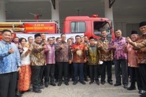 MAKSIMALKAN POTENSI DAERAH BUPATI EKA PUTRA BERSAMA GUBERNUR DKI JAKARTA LAKUKAN PENANDATANGANAN KERJASAMA