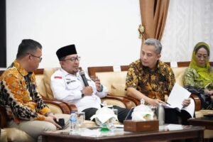 USAI KUNJUNGAN LAPANGAN, DIREKTUR PANGAN DAN PERTANIAN KEMENTERIAN BAPPENAS RI LAKUKAN FGD DENGAN BUPATI TANAH DATAR