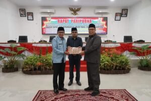 Bupati Tanah Datar Eka Putra Sampaikan Jawaban ke DPRD Terkait 3 Ranperda yang Diusulkan