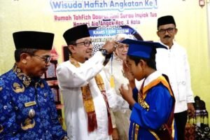 Hadiri Wisuda Hafizh di Aie Angek, Bupati Eka Putra : Hafizh/Hafizhah Mahkota Surga Orang Tuanya