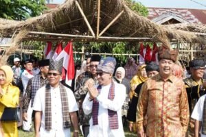 Lopek Baisi Warnai Festival Pesona Nagari Tuan Kadi