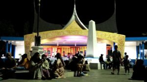 Jadi Ajang Unjuk Bakat, Pentas Kreatif Lapangan Cindua Mato Ramai Tiap Malam Minggu