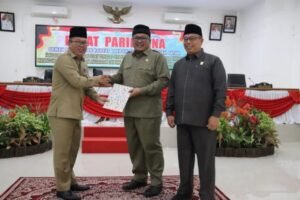 Sekda Tanah Datar Sampaikan Jawaban Bupati Atas Pertanyaan Fraksi Terkait Ranperda Pertanggungjawaban Pelaksanaan APBD 2022