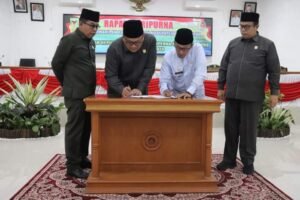 DPRD dan Pemkab Tanah Datar Setujui Ranperda APBD Perubahan 2023 menjadi Perda