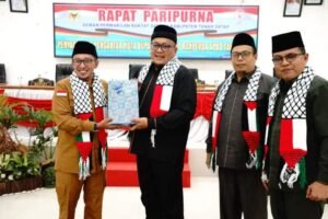 Bupati Tanah Datar Sampaikan Nota penjelasan terhadap Ranperda APBD 2024
