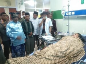 Peduli Dengan Warga, Bupati Eka Putra Tinjau Korban Sambaran Petir.