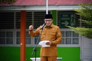 Jadi Inspektur Upacara Di SMAN 1 Padang Ganting, Ini Pesan Bupati Eka Putra