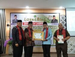 Hadir Launching Program Inovasi Kemenag Tanah Datar, Bupati Eka Putra Dianugerahi Penghargaan