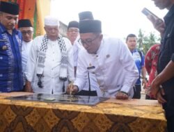 Bupati Eka Putra Resmikan Jalan Lingkar Jorong Kubang Landai