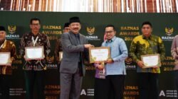Terbaik Dalam Pengelolaan Zakat, Bupati Eka Putra terima Penghargan Dari Baznas RI