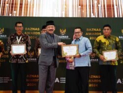 Terbaik Dalam Pengelolaan Zakat, Bupati Eka Putra terima Penghargan Dari Baznas RI