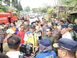 Bupati Eka Putra, Tinjau Dampak Banjir Lahar Dingin Erupsi Merapi.