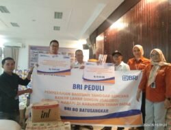 Peduli Korban Bencana Tanah Datar BRI Cabang Batusangkar Antarkan Batuan