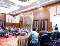 Buka Pelatihan Pengelolaan Bisnis, Bupati Eka Putra : Pabrik Pengelolaan Saos Tomat akan Terealisasi Tahun Ini