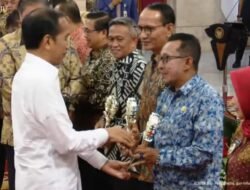 5 Kali Berturut-turut, Bupati Tanah Datar Terima penghargaan TPID Award dari Presiden RI