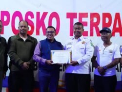 IKM Kabupaten Madina Serahkan Bantuan Rp 20.5 juta Untuk Korban Bencana Di Tanah Datar