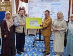 Minangdiaspora Berikan Bantuan Beasiswa, Bupati : Ini Bisa Dicontoh Donatur Lain