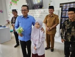 Bupati Eka Putra Tinjau Pembangunan Sarana Pendidikan Yayasan Assallam Insan Madani Batusangkar