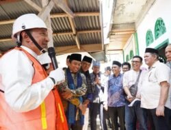 Masjid Muslimin Lubuak Jantan Dibangun Baru, Bupati Eka Putra Letakkan Batu Pertama