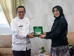 Sambut Direktur RS Otak Bukittingi, Bupati Eka Putra Katakan Betapa Mahalnya Kesehatan