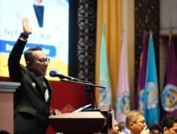 Wajah-wajah Haru Saksikan Orasi Ilmiah Bupati Eka Putra