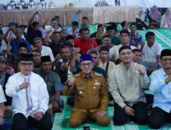 Berbuka Bersama Petugas Kebersihan, Bupati Eka Putra Ingatkan Kebersihan Tanggung Jawab Bersama