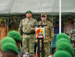 542 Prajurit Yonif TP 951/Pandeka Marapi Disambut Upacara di Simawang